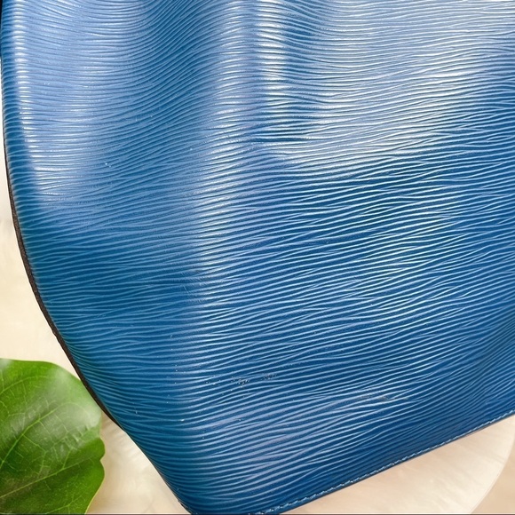 Louis Vuitton Bi Color Epi Leather Petite Noe Shoulder Bag - Picture 7 of 11